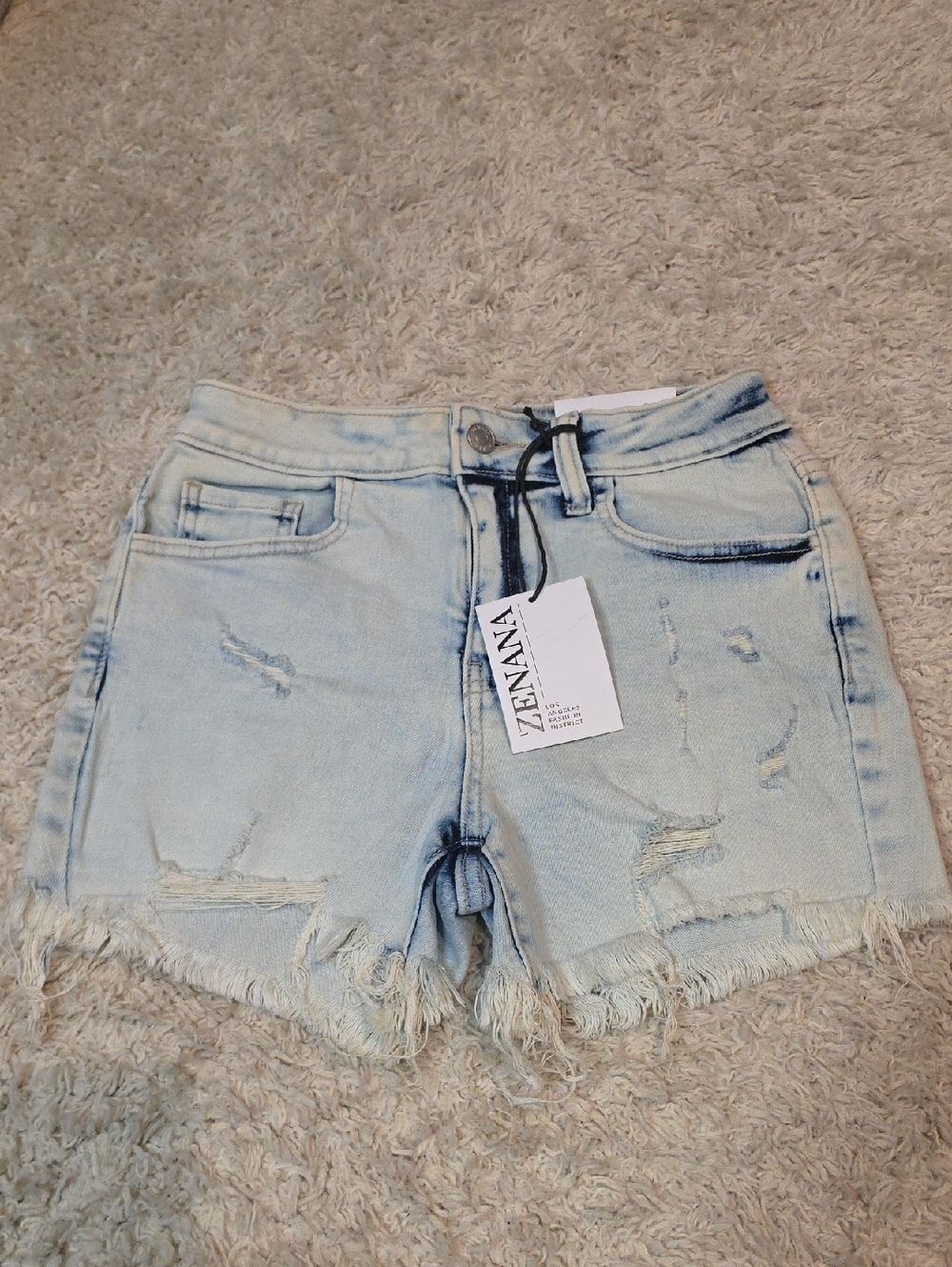 084p Zenana Outfitters Light Wash Distressed Denim Shorts